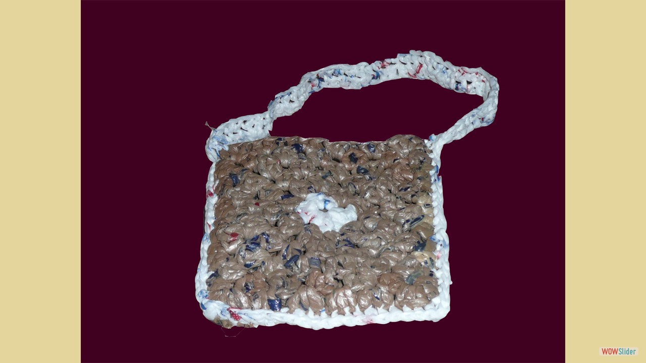 11252008childs_purseflat