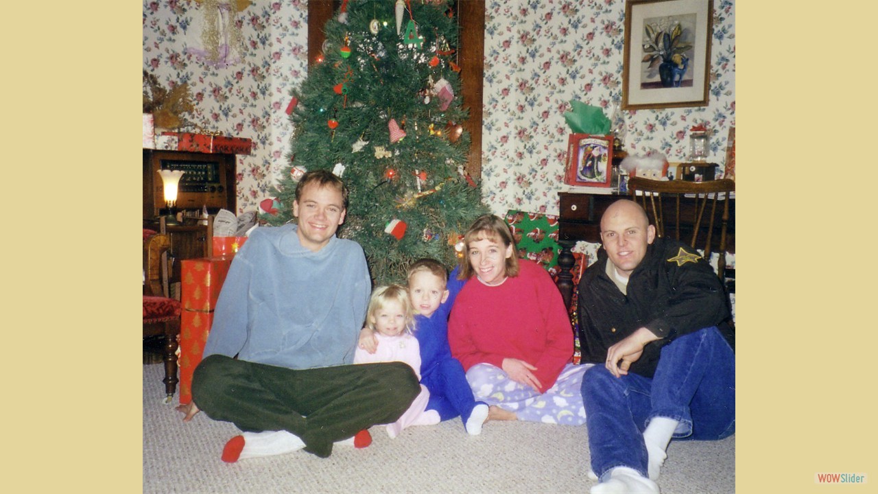 Christmas picture - Eric, Shelby, Patrick, Amanda, Mike
